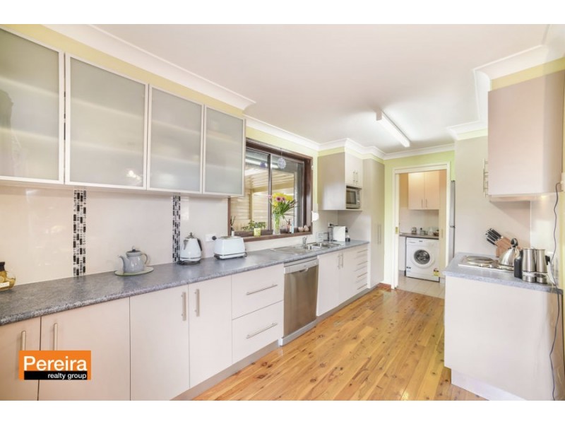 17 Euphrates Place, Kearns NSW 2558