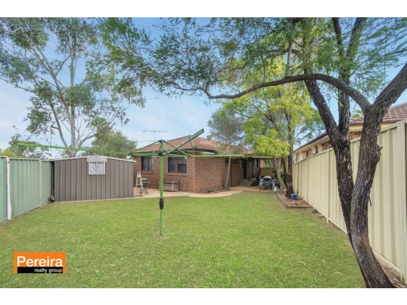 17 Euphrates Place, Kearns NSW 2558