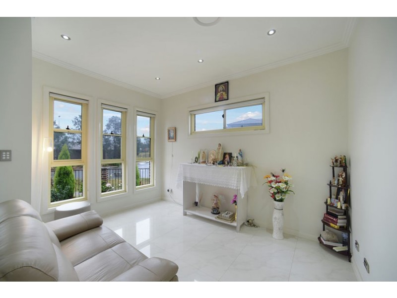 29 Grampian Avenue, Minto NSW 2566