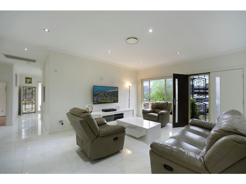 29 Grampian Avenue, Minto NSW 2566