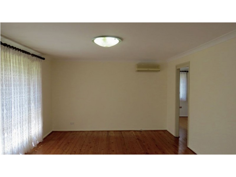 8 Rigo Place, Glenfield NSW 2167