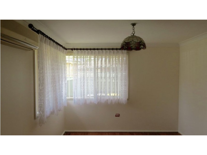 8 Rigo Place, Glenfield NSW 2167