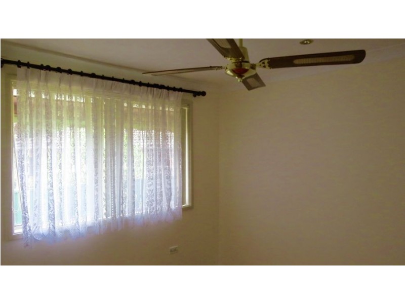 8 Rigo Place, Glenfield NSW 2167