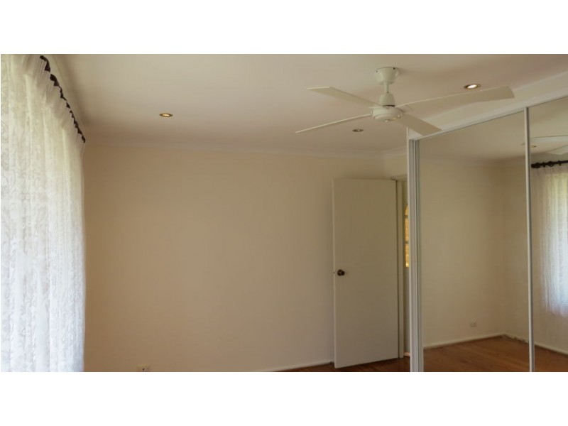 8 Rigo Place, Glenfield NSW 2167