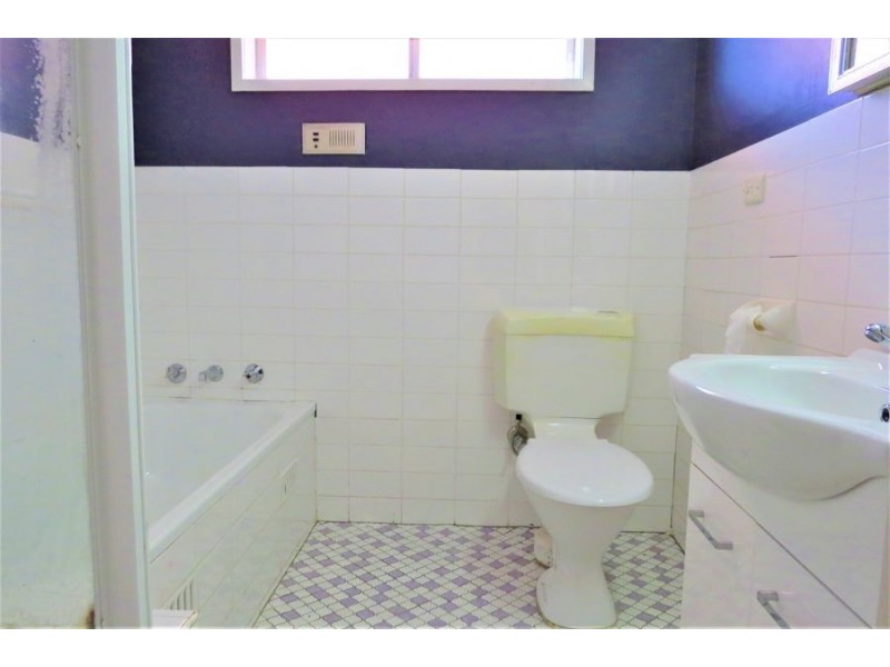 18 Phyllis Street, Minto NSW 2566