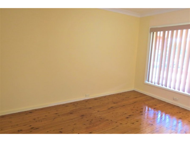 18 Phyllis Street, Minto NSW 2566