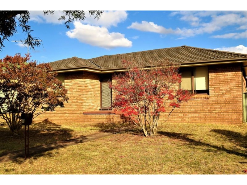 13 Church Street, Elderslie NSW 2570