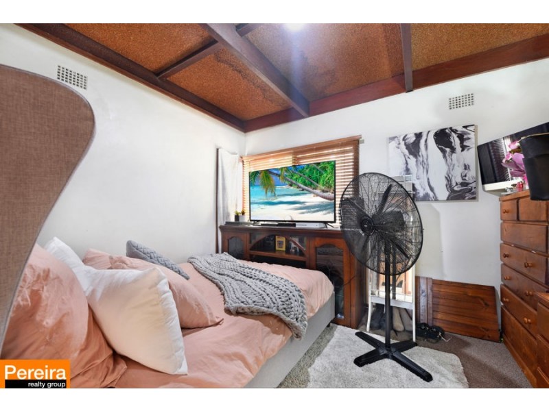 13 Uther Avenue, Bradbury NSW 2560