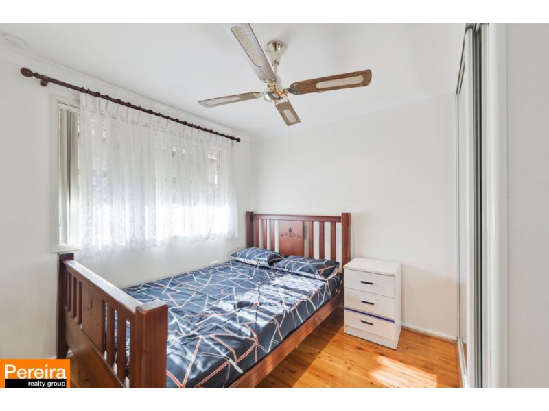 8 Rigo Place, Glenfield NSW 2167