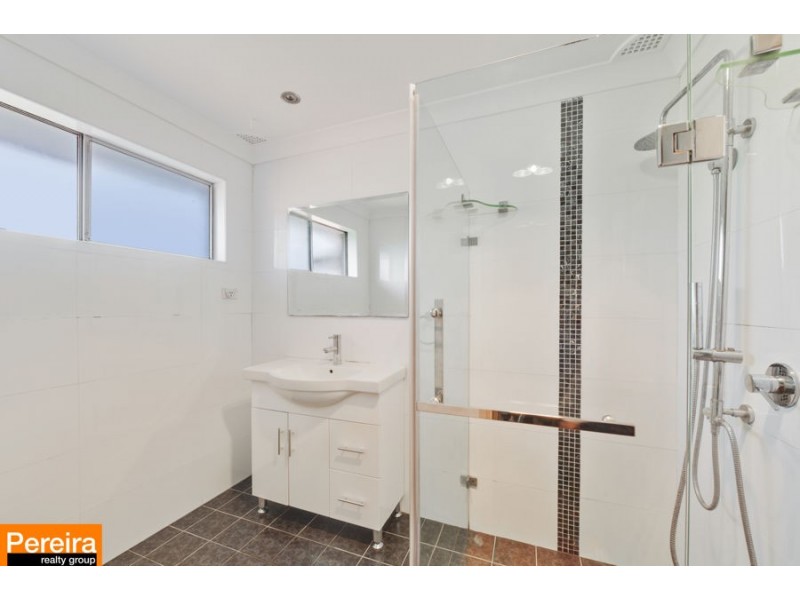 8 Rigo Place, Glenfield NSW 2167