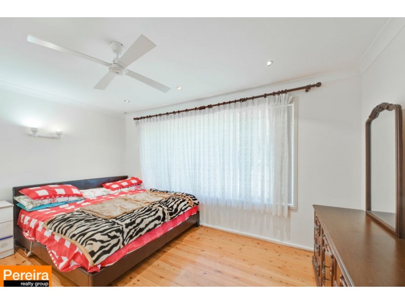 8 Rigo Place, Glenfield NSW 2167