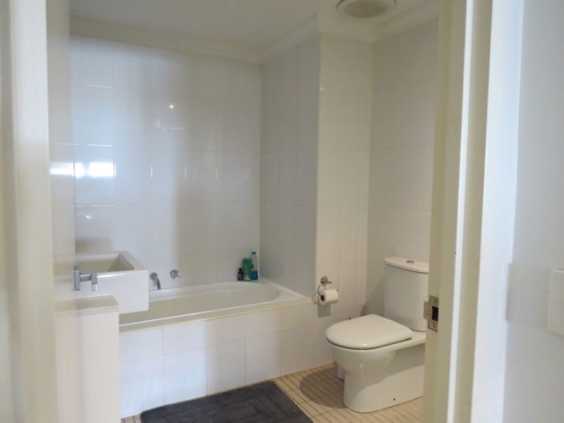 105/26 Parkside Crescent, Campbelltown NSW 2560