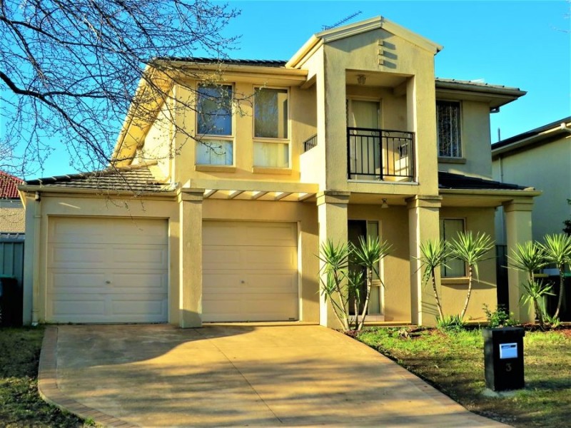 3 Lakeland Circuit, Harrington Park NSW 2567