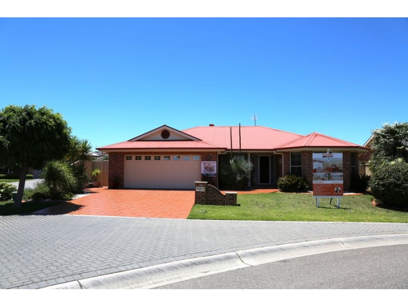 19 Clontarf Ave, Harrington Park NSW 2567