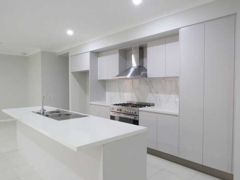80 Crowley Boulevarde, Claymore NSW 2559