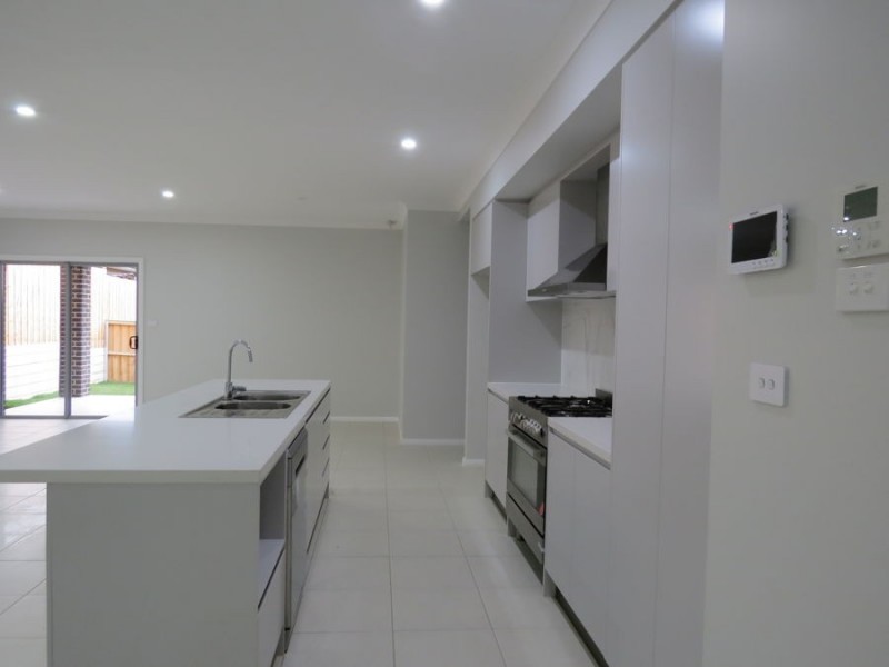 80 Crowley Boulevarde, Claymore NSW 2559