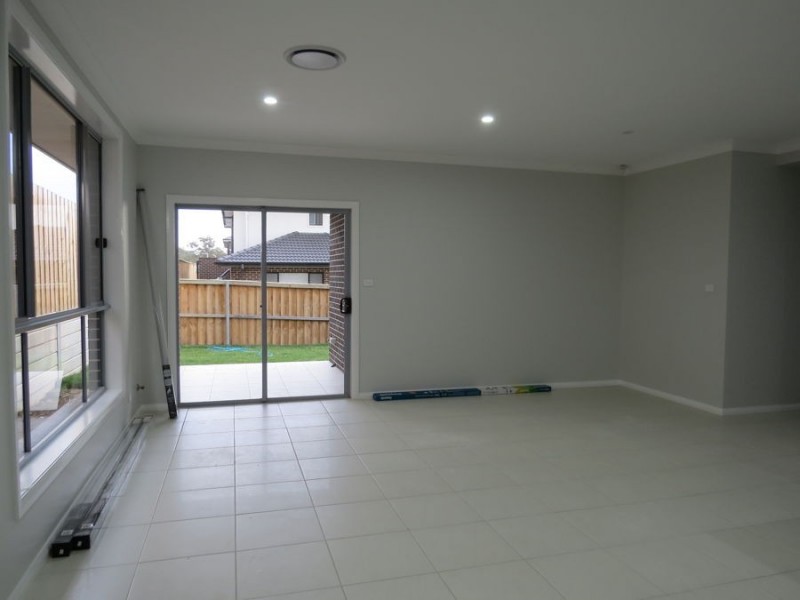 80 Crowley Boulevarde, Claymore NSW 2559