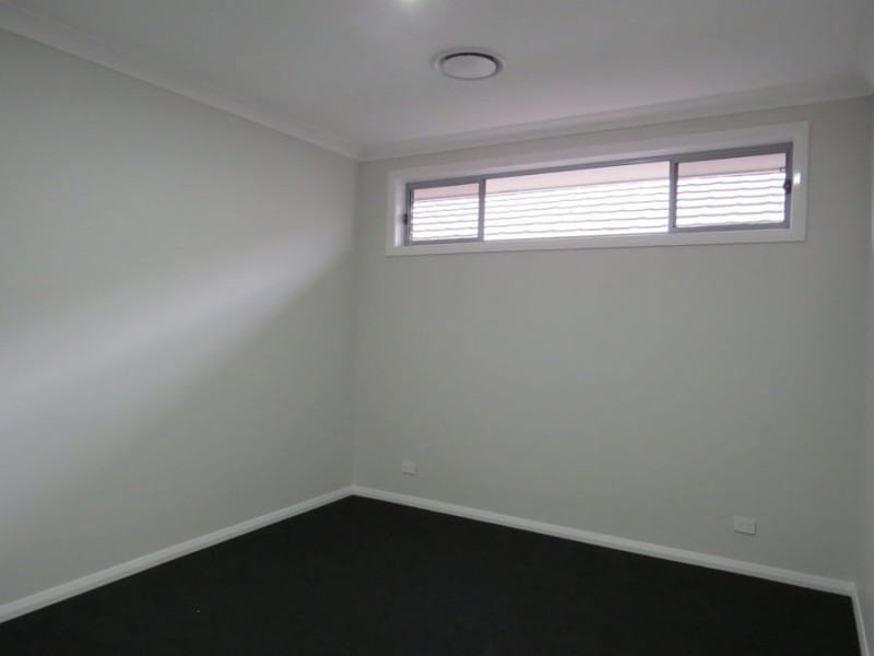 80 Crowley Boulevarde, Claymore NSW 2559