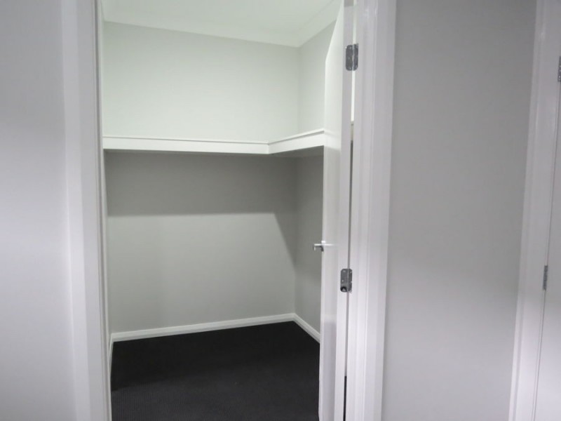 80 Crowley Boulevarde, Claymore NSW 2559