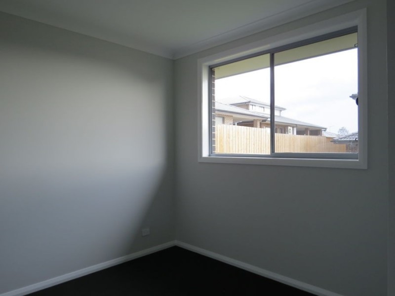 80 Crowley Boulevarde, Claymore NSW 2559