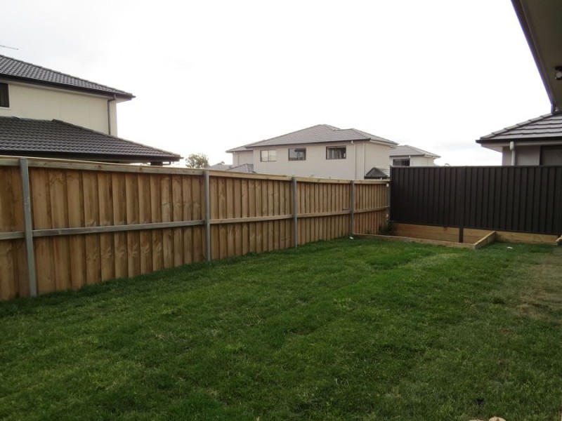 80 Crowley Boulevarde, Claymore NSW 2559