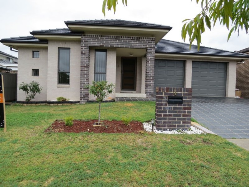 4 McIntyre Circuit, Middleton Grange NSW 2171