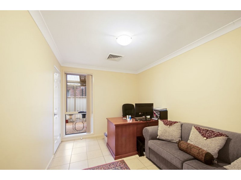68 Tamworth Crescent, Hoxton Park NSW 2171