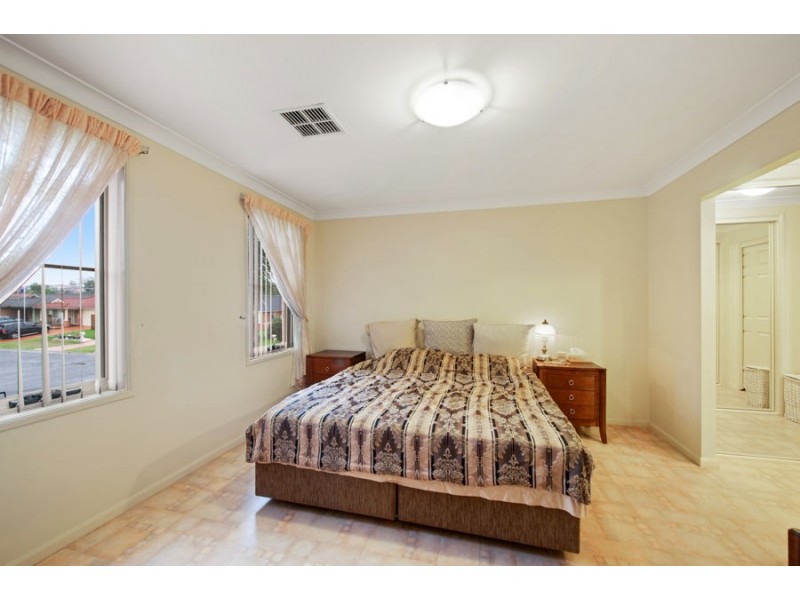 68 Tamworth Crescent, Hoxton Park NSW 2171