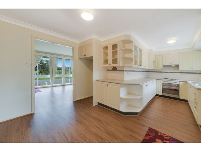 72 Stromeferry Crescent, St Andrews NSW 2566