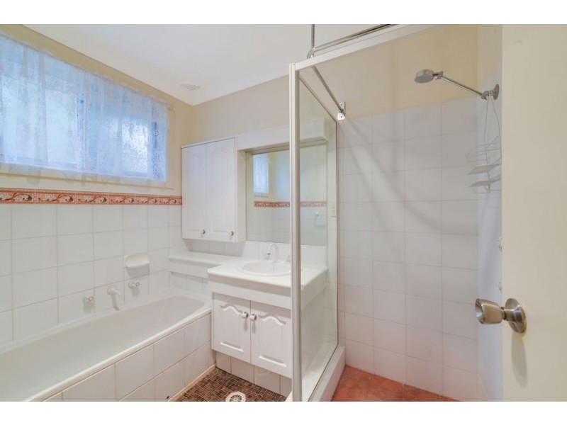 72 Stromeferry Crescent, St Andrews NSW 2566