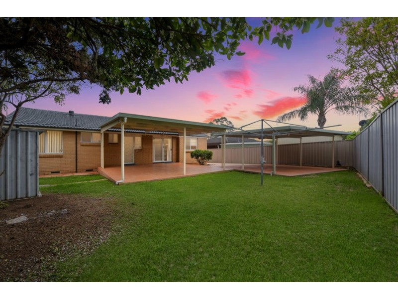72 Stromeferry Crescent, St Andrews NSW 2566