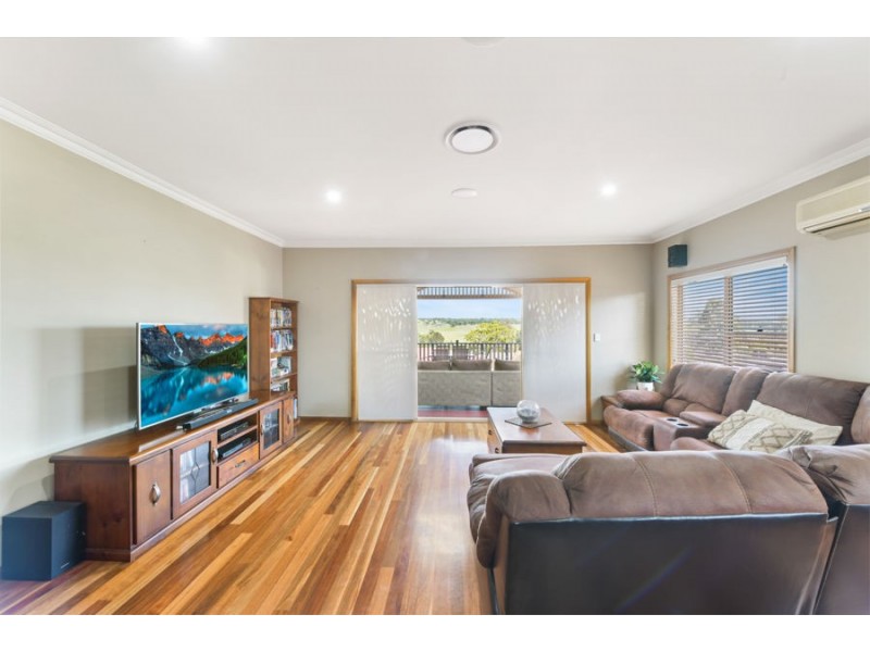 9 John Street, The Oaks NSW 2570