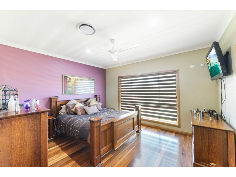 9 John Street, The Oaks NSW 2570