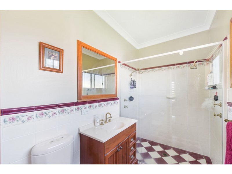 9 John Street, The Oaks NSW 2570