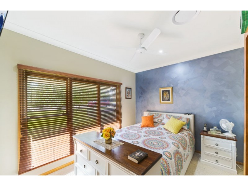 9 John Street, The Oaks NSW 2570