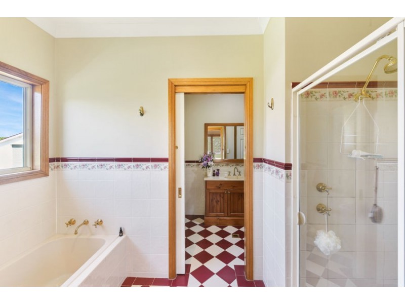 9 John Street, The Oaks NSW 2570