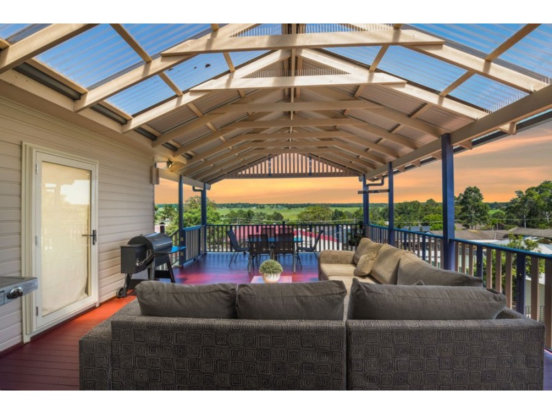 9 John Street, The Oaks NSW 2570