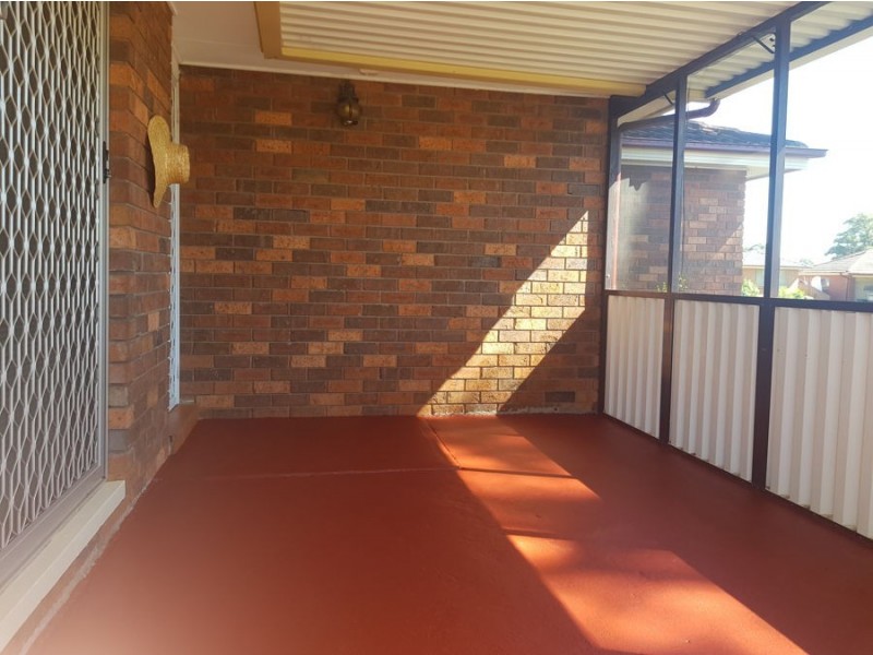 10 Geum Place, Macquarie Fields NSW 2564