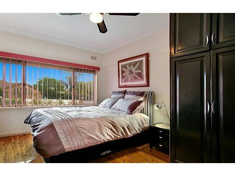 52 Bradbury Avenue, Campbelltown NSW 2560