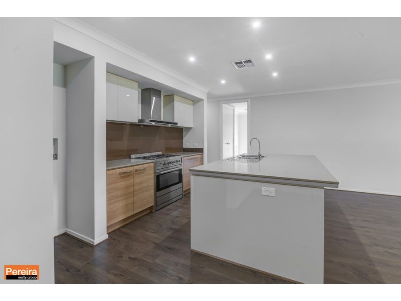 11 Loudon Crescent, Cobbitty NSW 2570