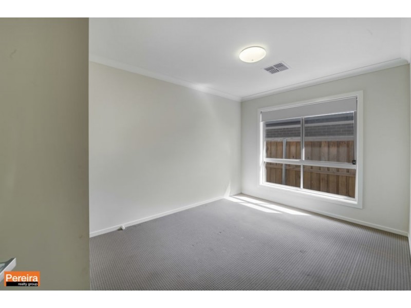 11 Loudon Crescent, Cobbitty NSW 2570