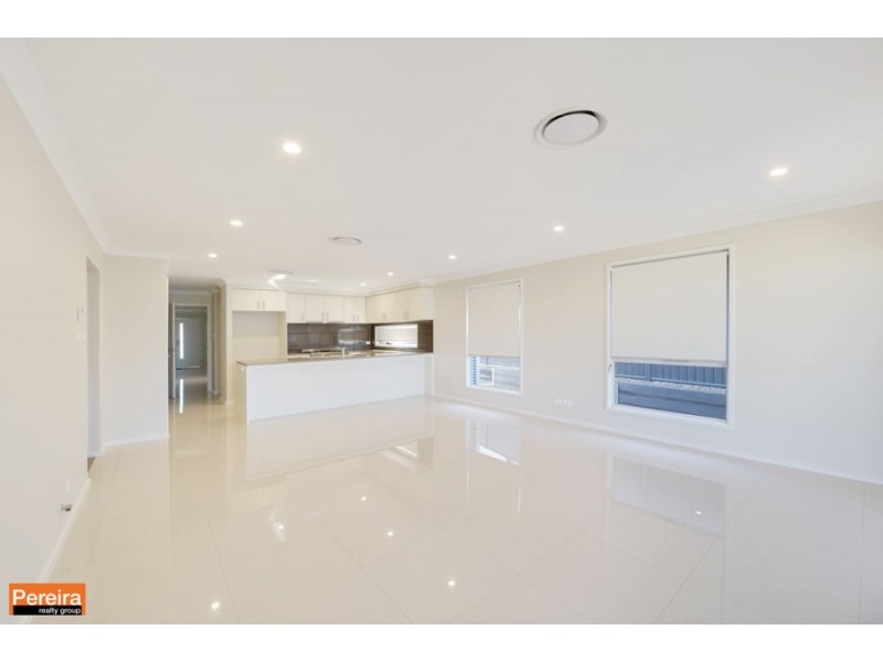 10 Wainwright Drive, Cobbitty NSW 2570