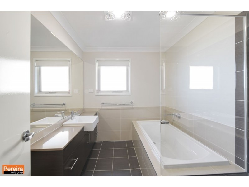 10 Wainwright Drive, Cobbitty NSW 2570