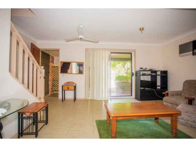 2/31 Mcmillan Street, Labrador QLD 4215
