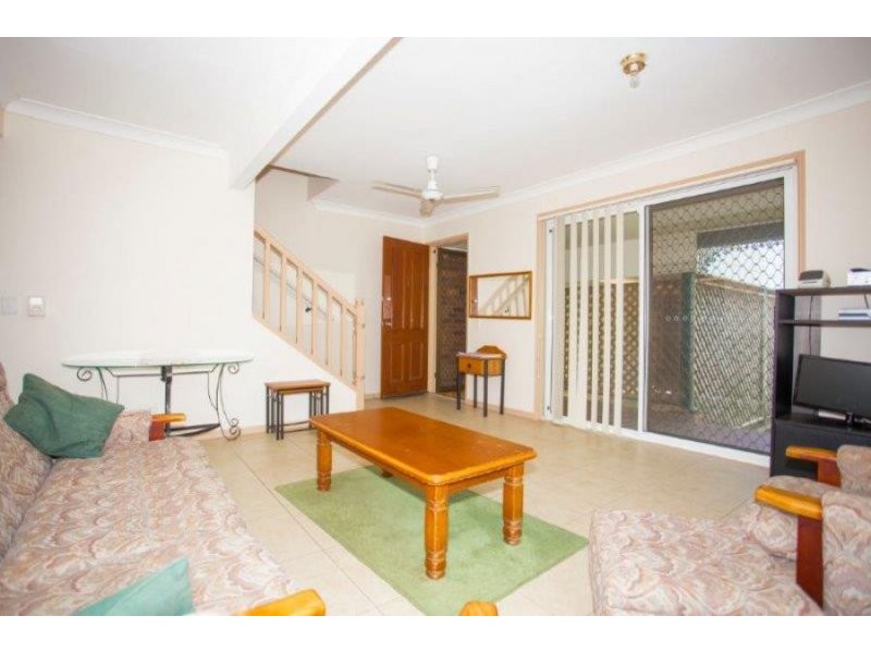 2/31 Mcmillan Street, Labrador QLD 4215