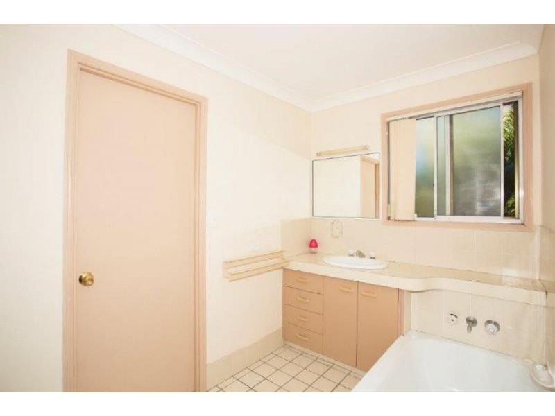 2/31 Mcmillan Street, Labrador QLD 4215