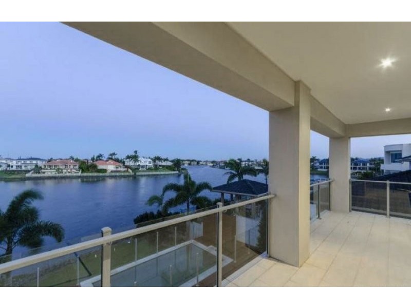 8 Key Largo, Clear Island Waters QLD 4226