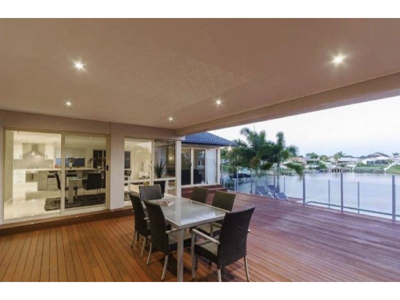 8 Key Largo, Clear Island Waters QLD 4226