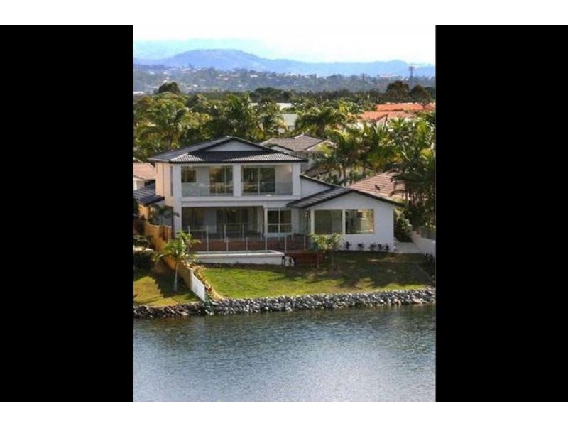 8 Key Largo, Clear Island Waters QLD 4226