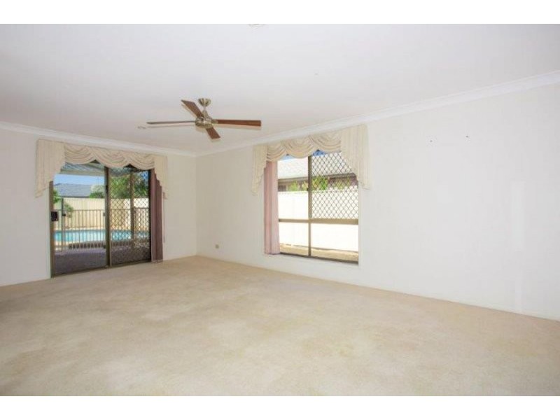 56 Lakefield Crescent, Paradise Point QLD 4216